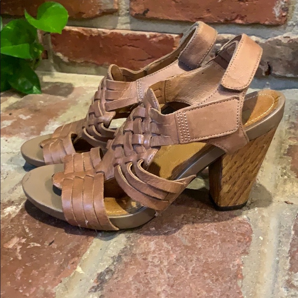 Beautiful taupe Clark’s heeled sandals